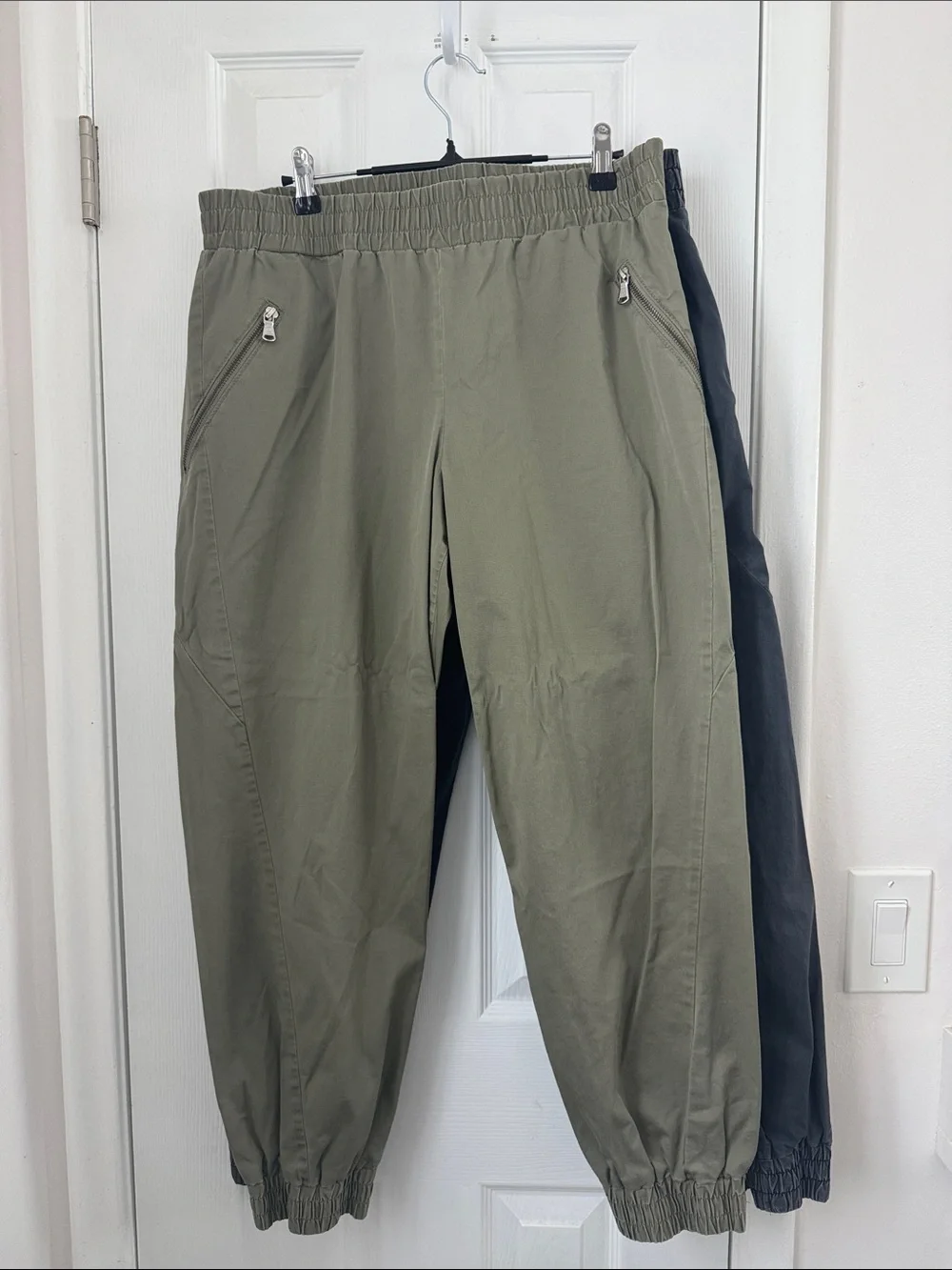 Marc Jacobs 2 pk Olive + Gray Casual Jogger Pants - Elastic Waist & Zip Pockets